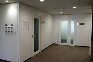 9階オリオン法律事務所横浜入り口